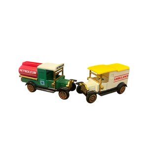 Classic Trucks Collectors Set Diecast Models Readers Digest Petroleum Ambulance